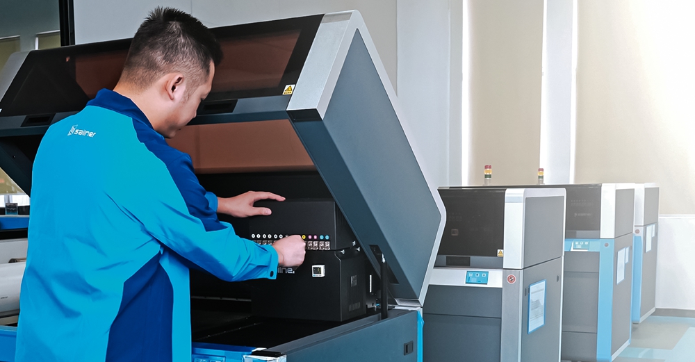 采用WJP技术的全彩3D打印机<br>赛纳 J400 Plus